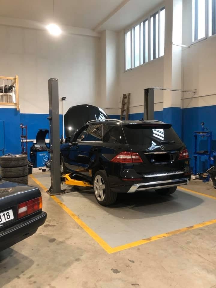 Dílna zvedáky Autocentrum Opava