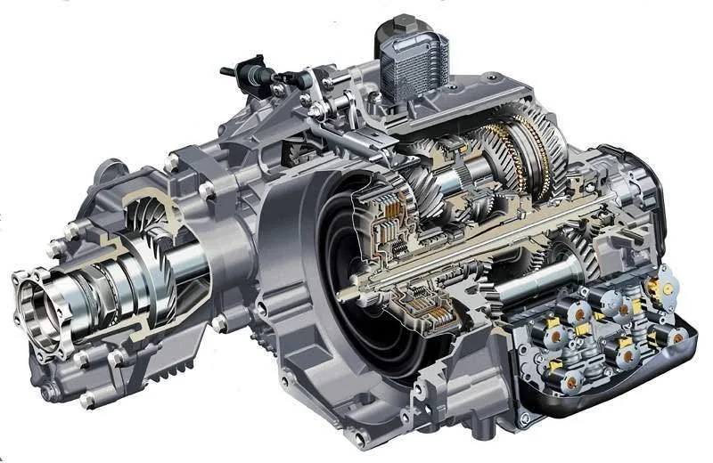 Řez měničovou automatickou převodovkou se soukolím a hydraulickým řízením